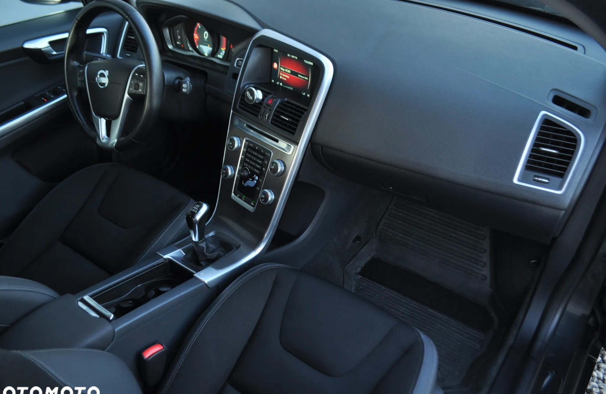 Volvo XC 60 cena 67500 przebieg: 184000, rok produkcji 2014 z Legnica małe 742